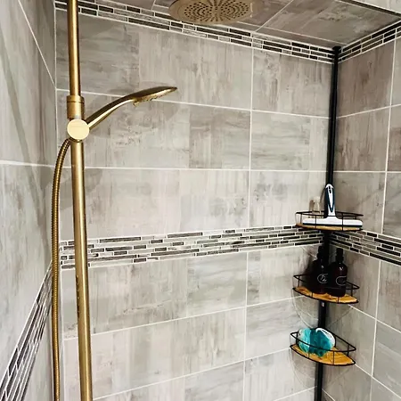 Le Faubourg St Martin Gold&green شقة سونلي